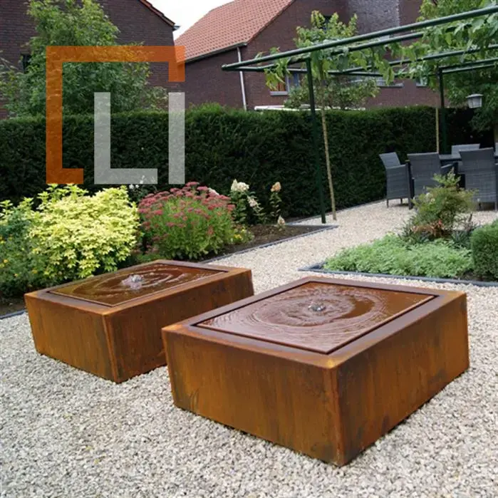 Cortenová fontána Table Square